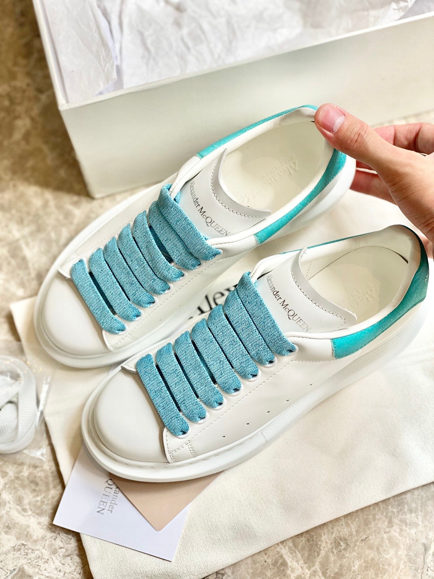 ALEXANDER MCQUEEN BIANCHE E TURCHESE